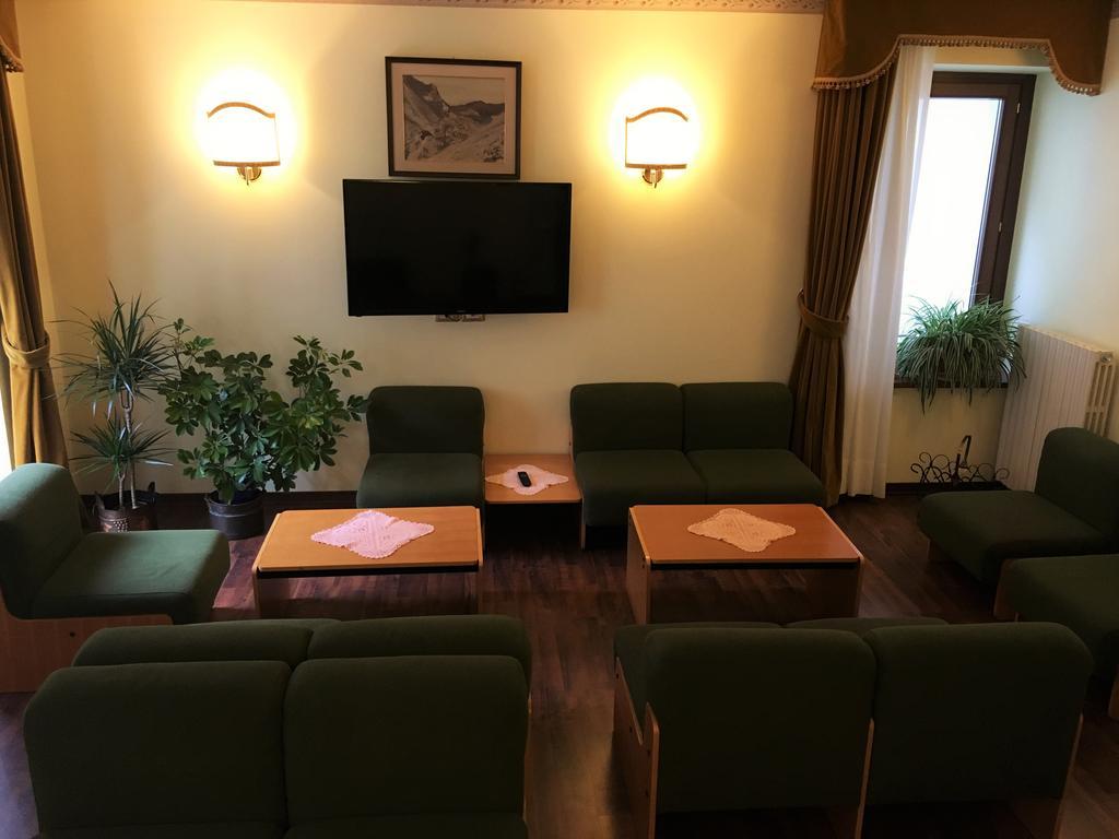 Albergo Scarpone Forni Avoltri Exterior photo